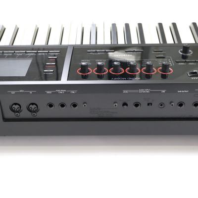 【中古】 ROLAND FA-08 Music Workstation シンセサイザー 88鍵 リア中央画像