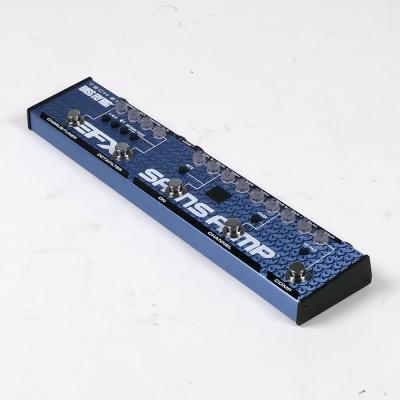 【中古】 TECH21 BASS FLY RIG V2 ベース用マルチエフェクター 斜めアングル画像