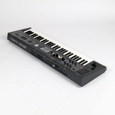 【中古】 ライブキーボード ROLAND VR-09 V-Combo リア斜めアングル画像