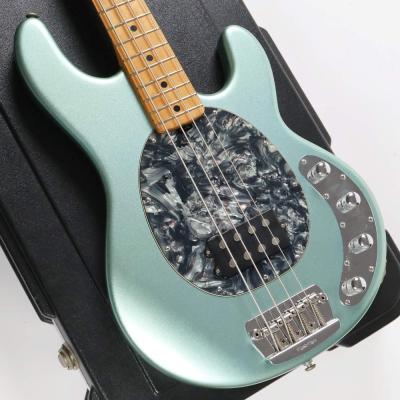 【中古】 エレキベース Music Man StingRay Ice Blue Maple FingerBoard 2009年製 ミュージックマン スティングレイ 3バンドEQ搭載 ボディ画像