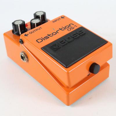 【中古】ディストーション エフェクター BOSS DS-1 Distortion ギターエフェクター 本体画像 斜め