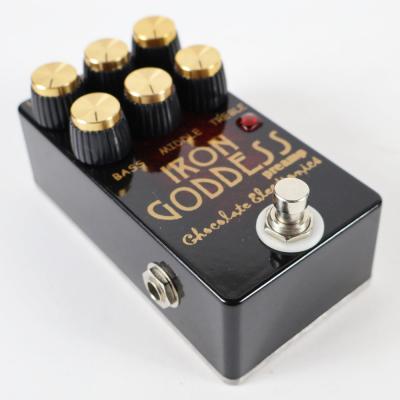【中古】 Chocolate Electronics Iron Goddess Preamp プリアンプ ギターエフェクター 本体画像 斜め
