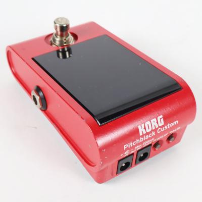 【中古】 チューナー KORG PB-CS Pitchblack Custom RED ギターチューナー ピッチブラックカスタム 本体画像 斜め