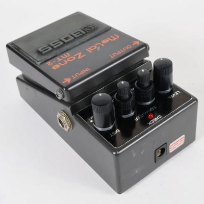 【中古】メタルゾーン エフェクター BOSS MT-2 Metal Zone ボス ギターエフェクター 本体画像 斜め