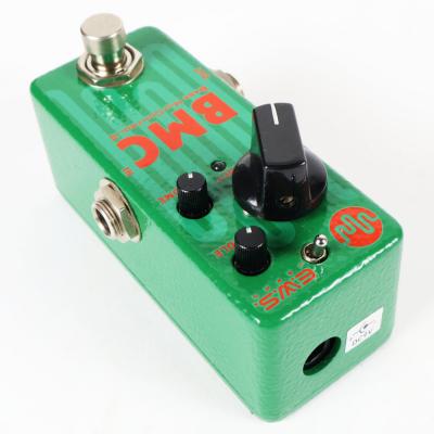 【中古】 E.W.S. BMC2 BASS MID CONTROL 2 ベース用エフェクター 本体画像 斜め 2