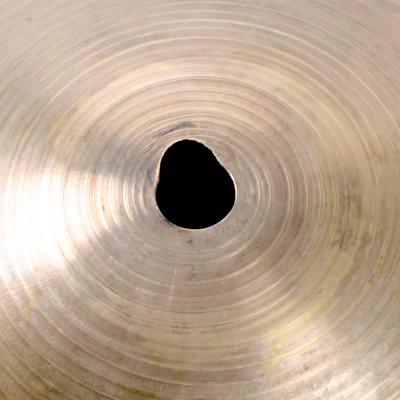 【中古】 クラッシュシンバル ジルジャン ZILDJIAN A Zildjian MEDIUM CRASH 18インチ 穴歪み