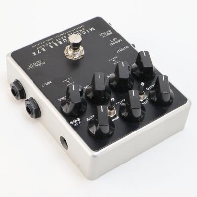 【中古】 Darkglass Electronics Microtubes b7k V2 OverDrive Preamp ベース用 アナログプリアンプ 本体画像 斜め