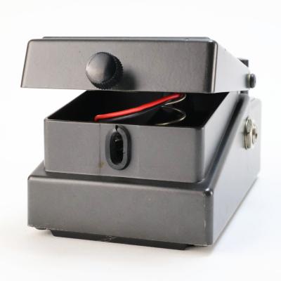 【中古】メタルゾーン エフェクター BOSS MT-2 Metal Zone ボス ギターエフェクター 電池ボックスゴムパーツ