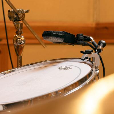 LAUTEN AUDIO ローテンオーディオ RIM MOUNT ドラムマイクホルダー 使用イメージ