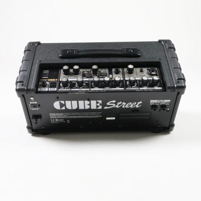 【中古】 ギターアンプ ローランド ROLAND CUBE Street BK 乾電池駆動パフォーマンス用ステレオアンプ ギターアンプ 背面