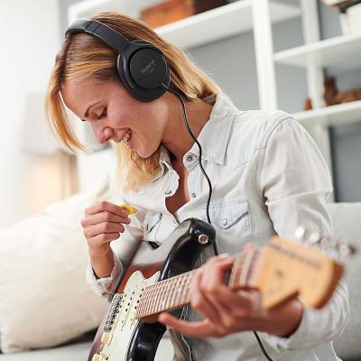 【訳あり】 ROLAND RH-5 アウトレット ヘッドホン ローランド 密閉型 40mmドライバー 使用イメージ