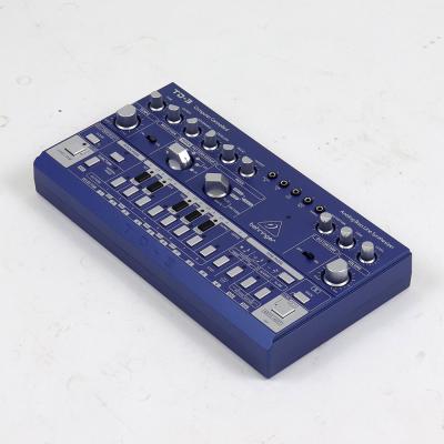 【中古】 BEHRINGER TD-3-BU アナログ ベースライン シンセサイザー 全体