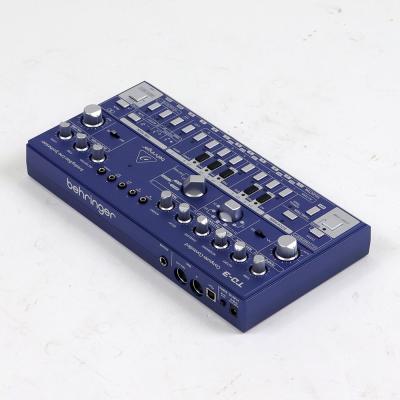 【中古】 BEHRINGER TD-3-BU アナログ ベースライン シンセサイザー 全体