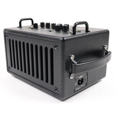 【中古】 PHIL JONES BASS Double Four PLUS BLACK 小型ベースアンプ コンボ USBモバイルバッテリー対応 フィルジョーンズベース 本体画像 斜め