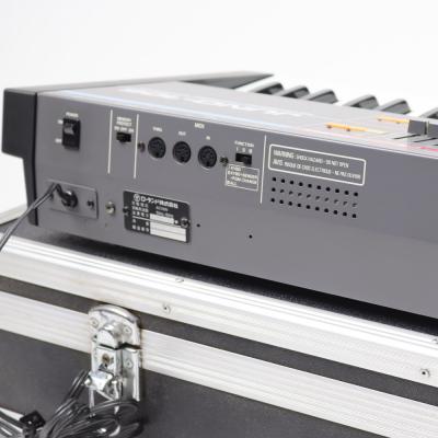 【中古】 シンセサイザー Roland JUNO-106 側面