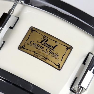 【中古】 スネアドラム パール Pearl Custom Classic ONE PIECE MAPLE SHELL 14x5.5 Made in Japan エンブレム
