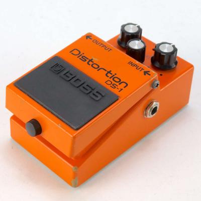 【中古】ディストーション エフェクター BOSS DS-1 Distortion ギターエフェクター 斜めアングル画像