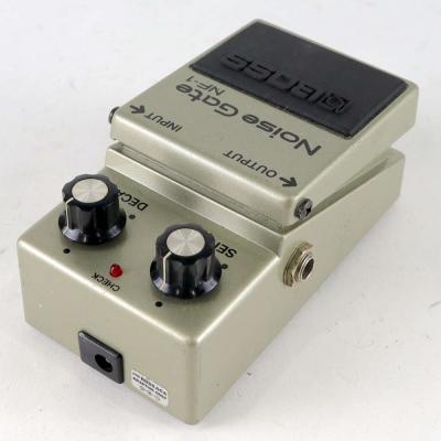 【中古】 ノイズゲート エフェクター BOSS NF-1 Noise Gate Made in Japan ギターエフェクター リア斜めアングル画像