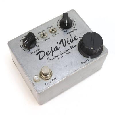 【中古】 Fulltone フルトーン Custom Shop Mini Deja Vibe 2003年製 コーラス ビブラート ギターエフェクター 斜めアングル画像