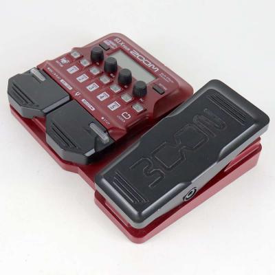 【中古】 ベースマルチエフェクター ZOOM B1X FOUR 斜めアングル画像