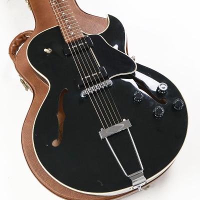 【中古】 エレキギター Gibson ES-135 Ebony 1995年製 セミアコースティックギター P-100ピックアップ搭載 ボディ画像
