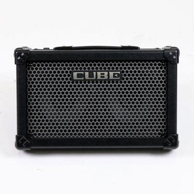 【中古】 ギターアンプ ローランド ROLAND CUBE Street BK 乾電池駆動パフォーマンス用ステレオアンプ ギターアンプ 正面