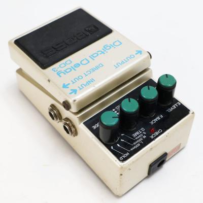 【中古】 デジタルディレイ エフェクター BOSS DD-3 Digtal Delay MADE IN JAPAN ギターエフェクター ディレイ 本体画像 斜め 2