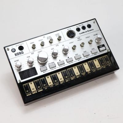 【中古】 コルグ ボルカ ベース KORG volca bass アナログベースマシン 本体画像 斜め 2