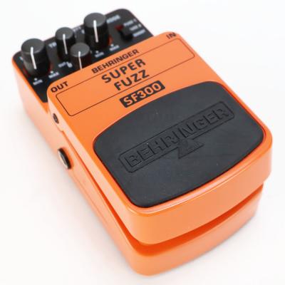 【中古】 ファズ エフェクター BEHRINGER ベリンガー SF300 SUPER FUZZ ギターエフェクター 本体画像 斜め