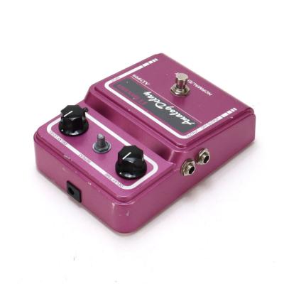【中古】 エフェクター アナログディレイ MAXON AD999 ギターエフェクター マクソン ディレイ エコー リア斜めアングル画像