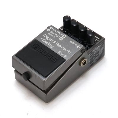 【中古】 デジタルリバーブ ディレイ エフェクター BOSS RV-3 Digital Reverb Delay ボス ギターエフェクター 斜めアングル画像