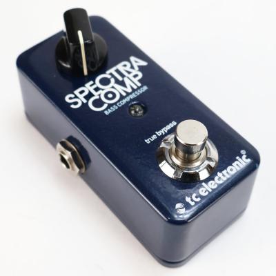 【中古】 tc electronic SPECTRACOMP BASS COMPRESSOR コンプレッサー ベースエフェクター 本体画像 斜め 2