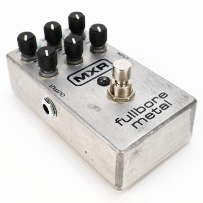 【中古】 ディストーションエフェクター MXR M-116 Fullbore Metal ギターエフェクター 本体画像 斜め