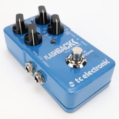 【中古】 ディレイ tc electronic Flashback Delay ギターエフェクター フラッシュバック ディレイ ルーパー 本体画像 斜め 2