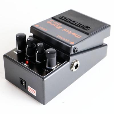【中古】メタルゾーン エフェクター BOSS MT-2 Metal Zone ボス ギターエフェクター 本体画像 斜め2