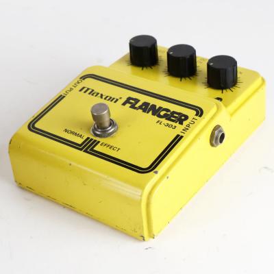 【中古】 フランジャー MAXON マクソン FL-303 FLANGER 後期型 ギターエフェクター 本体画像 斜め