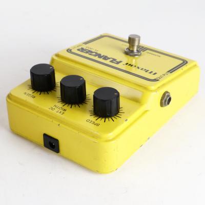 【中古】 フランジャー MAXON マクソン FL-303 FLANGER 後期型 ギターエフェクター 本体画像 斜め 2