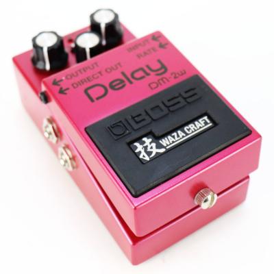【中古】 アナログディレイ エフェクター BOSS DM-2W Delay WAZA CRAFT ギターエフェクター ディレイ 本体画像 斜め 2