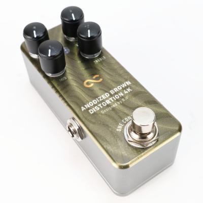【中古】 One Control Anodized Brown Distortion 4K ディストーション ギターエフェクター 本体画像 斜め 2