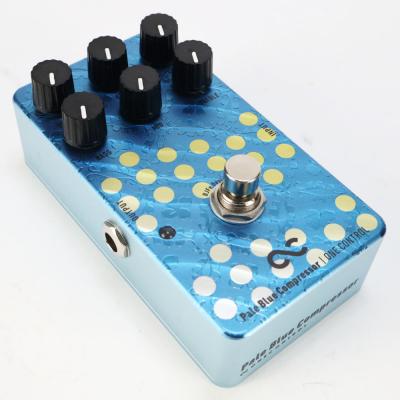 【中古】 エフェクター コンプレッサー One Control Pale Blue Compressor ワンコントロール ペイルブルー 本体画像 斜め 2