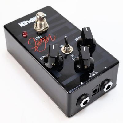 【中古】 エフェクター Wampler Pedals Velvet Fuzz ベルベットファズ ワンプラー 本体画像 斜め
