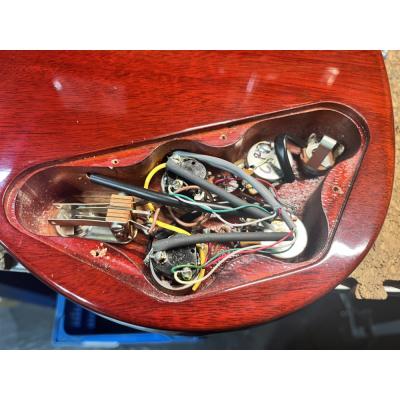 【中古】 エレキギター Gibson SG Standard 2014 Heritage Cherry Mod. 2014年製 ノーマルチューナーに換装済み 57クラシック搭載 ギブソン SGスタンダード キャビティー