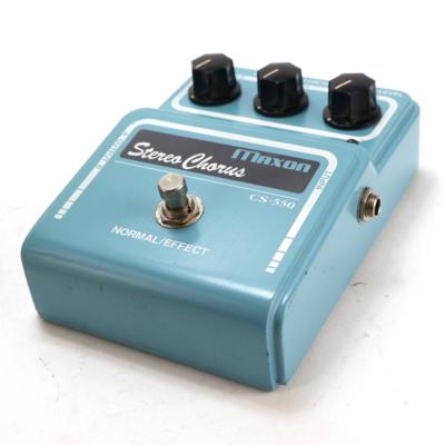 【中古】コーラス エフェクター MAXON マクソン CS-550 Stereo Chorus ギターエフェクター 斜めアングル画像