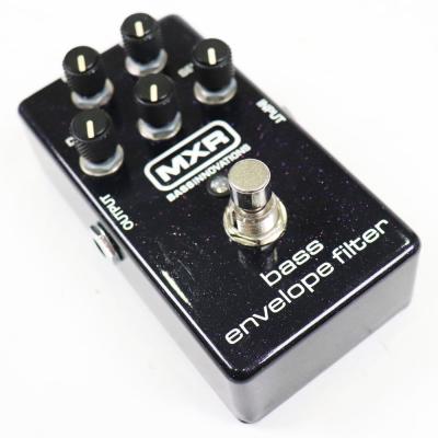 【中古】 ベース用エフェクター MXR M-82 bass envelope filter M82M オートワウ エンベロープフィルター 本体画像 斜め 2