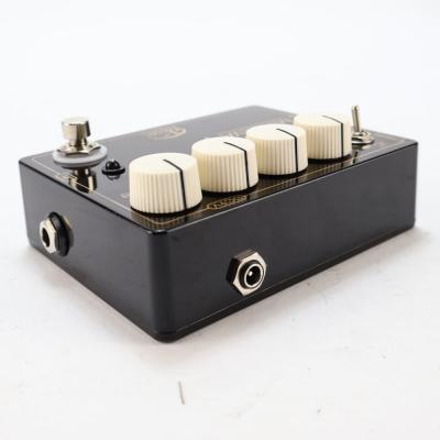 【中古】オーバードライブ Vivie MINERVA ギターエフェクター ヴィヴィー ミネルバ リア斜めアングル画像