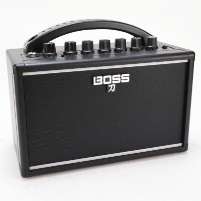 【中古】 ギターアンプ BOSS 刀 KTN-MINI KATANA-MINI ポータブルアンプ カタナミニ 本体画像 斜め