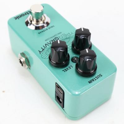 【中古】 tc electronic HyperGravity Mini Compressor コンプレッサー ギターエフェクター Hyper Gravity ハイパーグラビティー 本体画像 斜め