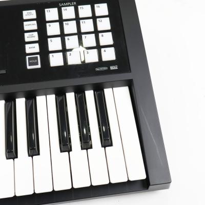 【中古】 ROLAND FA-06 Music Workstation シンセサイザー 傷