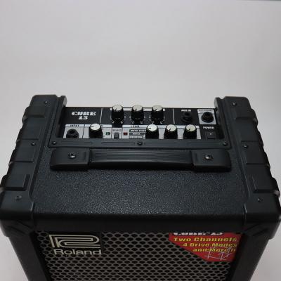 【中古】 ギターアンプ ROLAND CUBE-15 ローランド キューブ 4種類のアナログ歪み回路搭載 上面