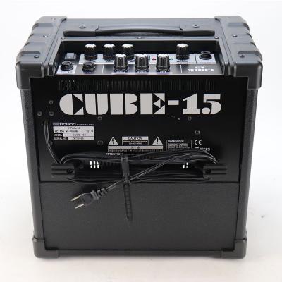 【中古】 ギターアンプ ROLAND CUBE-15 ローランド キューブ 4種類のアナログ歪み回路搭載 背面